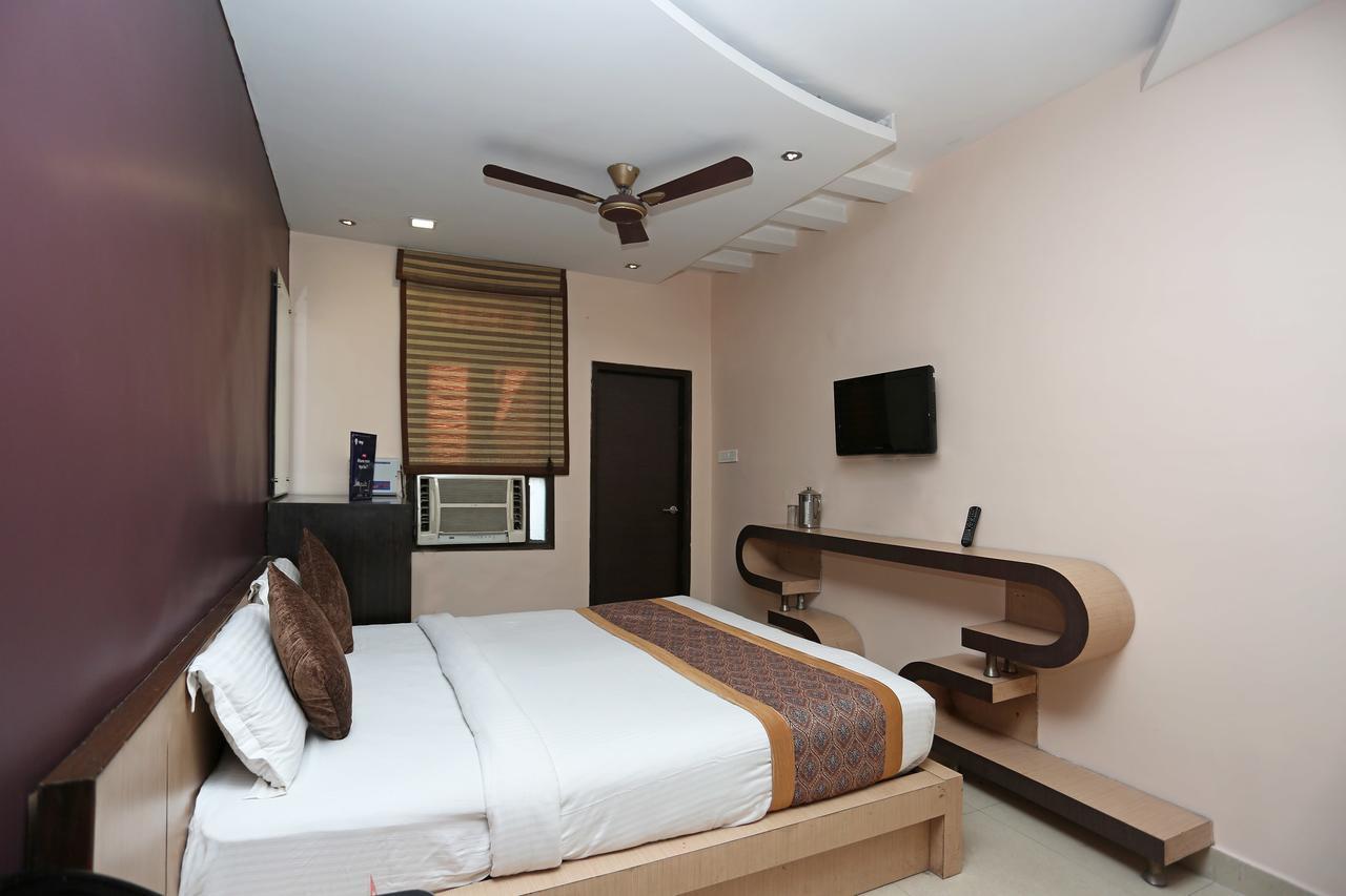 Oyo 11596 Sanjay Guest House Kānpur Exterior photo